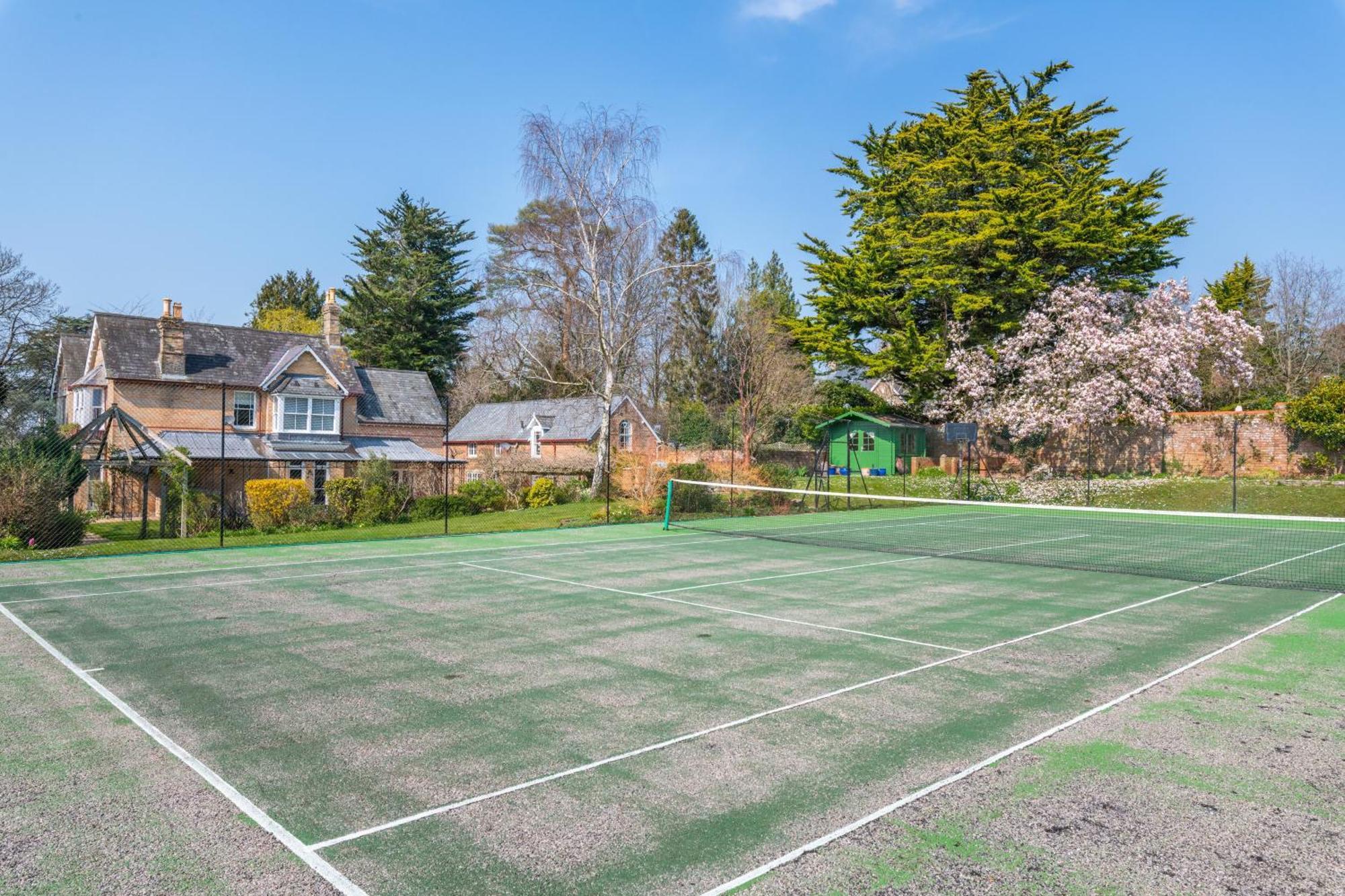 Garth Lodge With Tennis Court And Pool Wimborne Minster Dış mekan fotoğraf