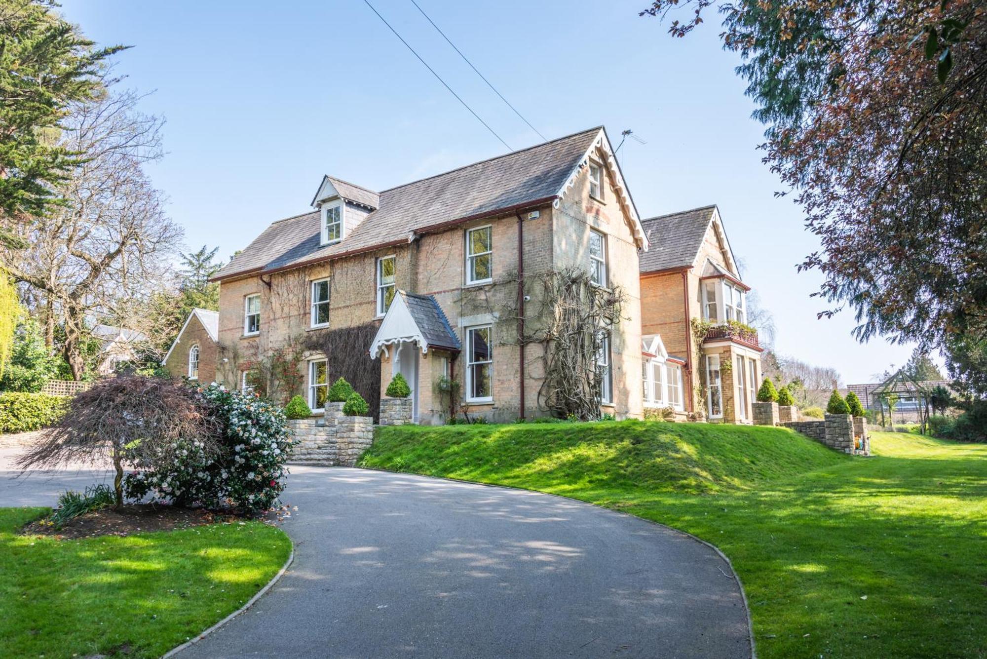 Garth Lodge With Tennis Court And Pool Wimborne Minster Dış mekan fotoğraf