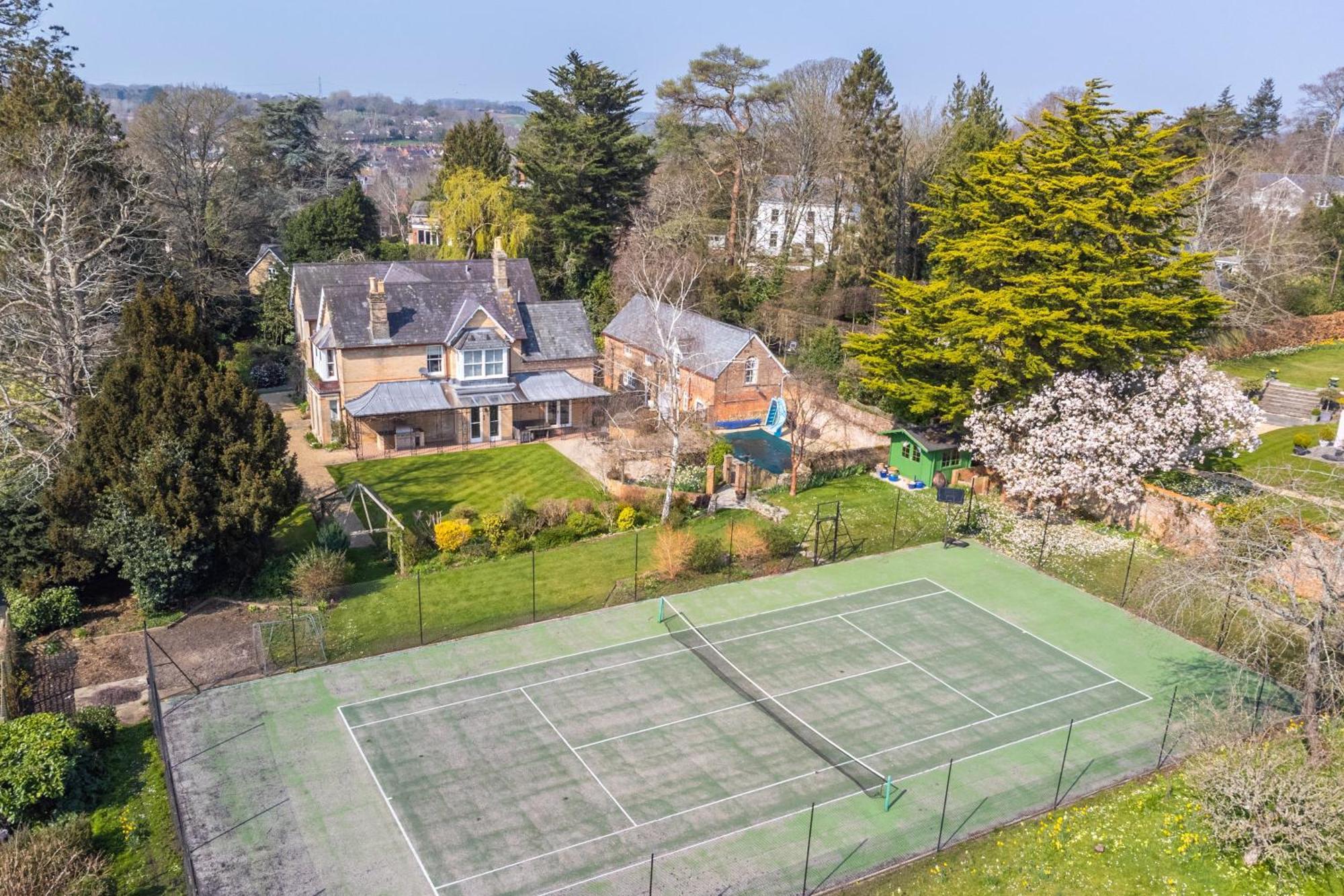 Garth Lodge With Tennis Court And Pool Wimborne Minster Dış mekan fotoğraf